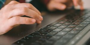 Como consertar teclas de notebook